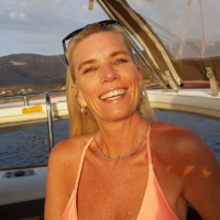 Debbie W. (1st time sailing trip)